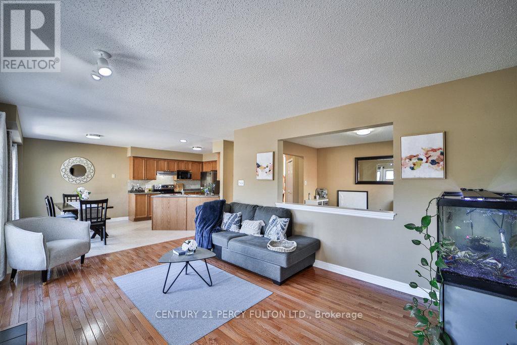 Photo 5 of 38 for 510 South Leaksdale Circle