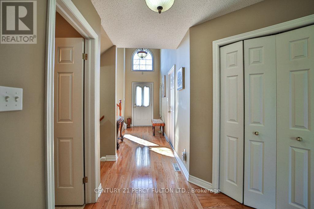 Photo 7 of 38 for 510 South Leaksdale Circle