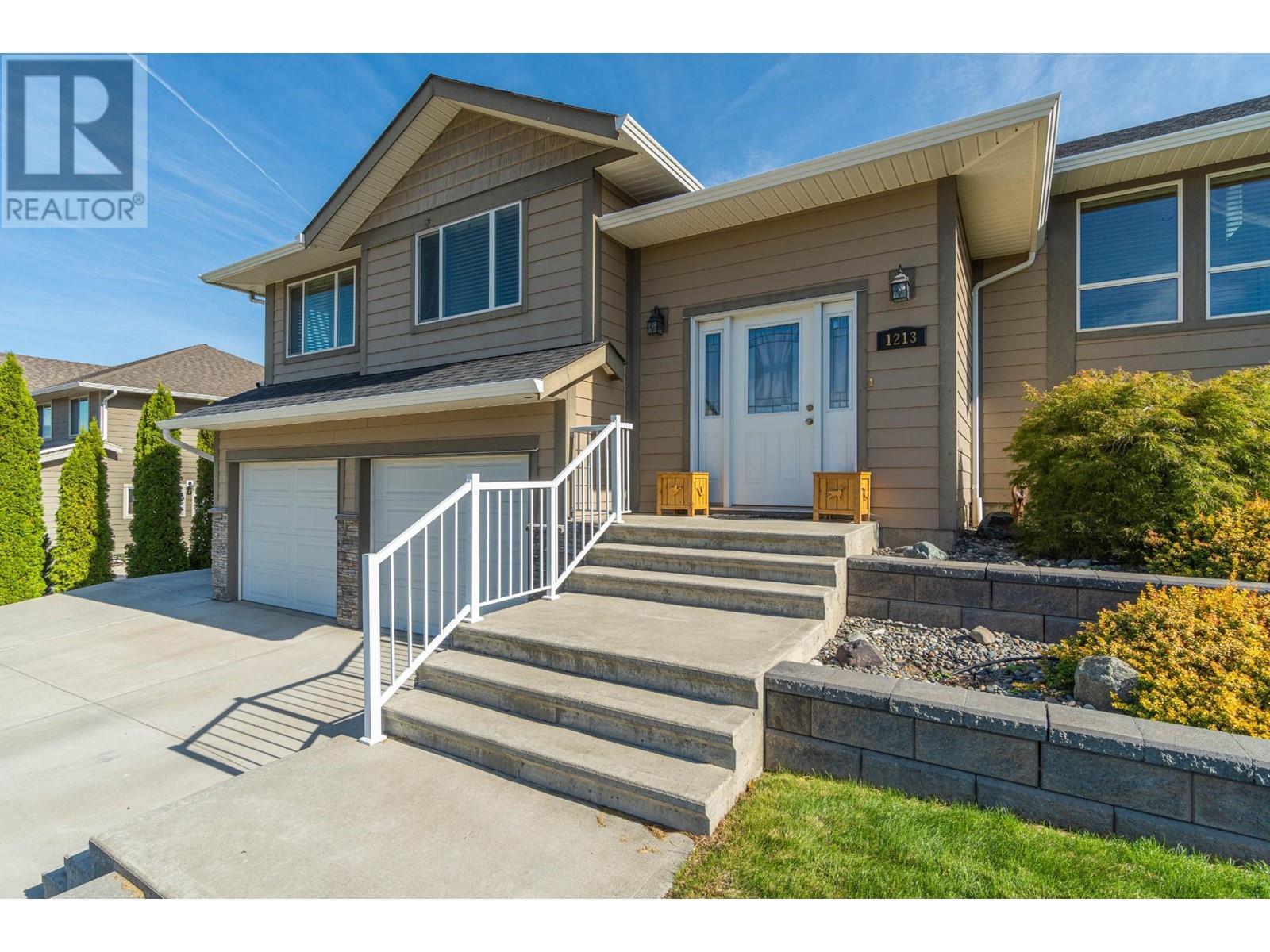 Property at 1213 VISTA HEIGHTS Drive image 2