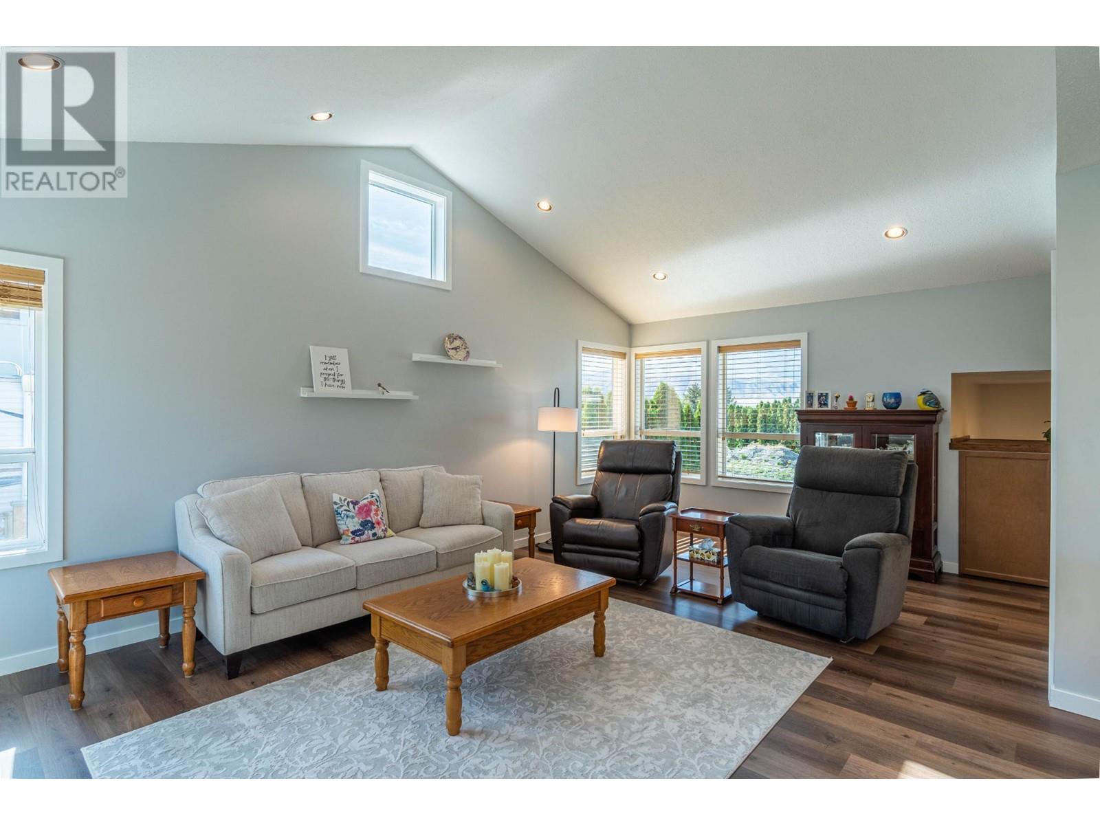 Property at 1213 VISTA HEIGHTS Drive image 5