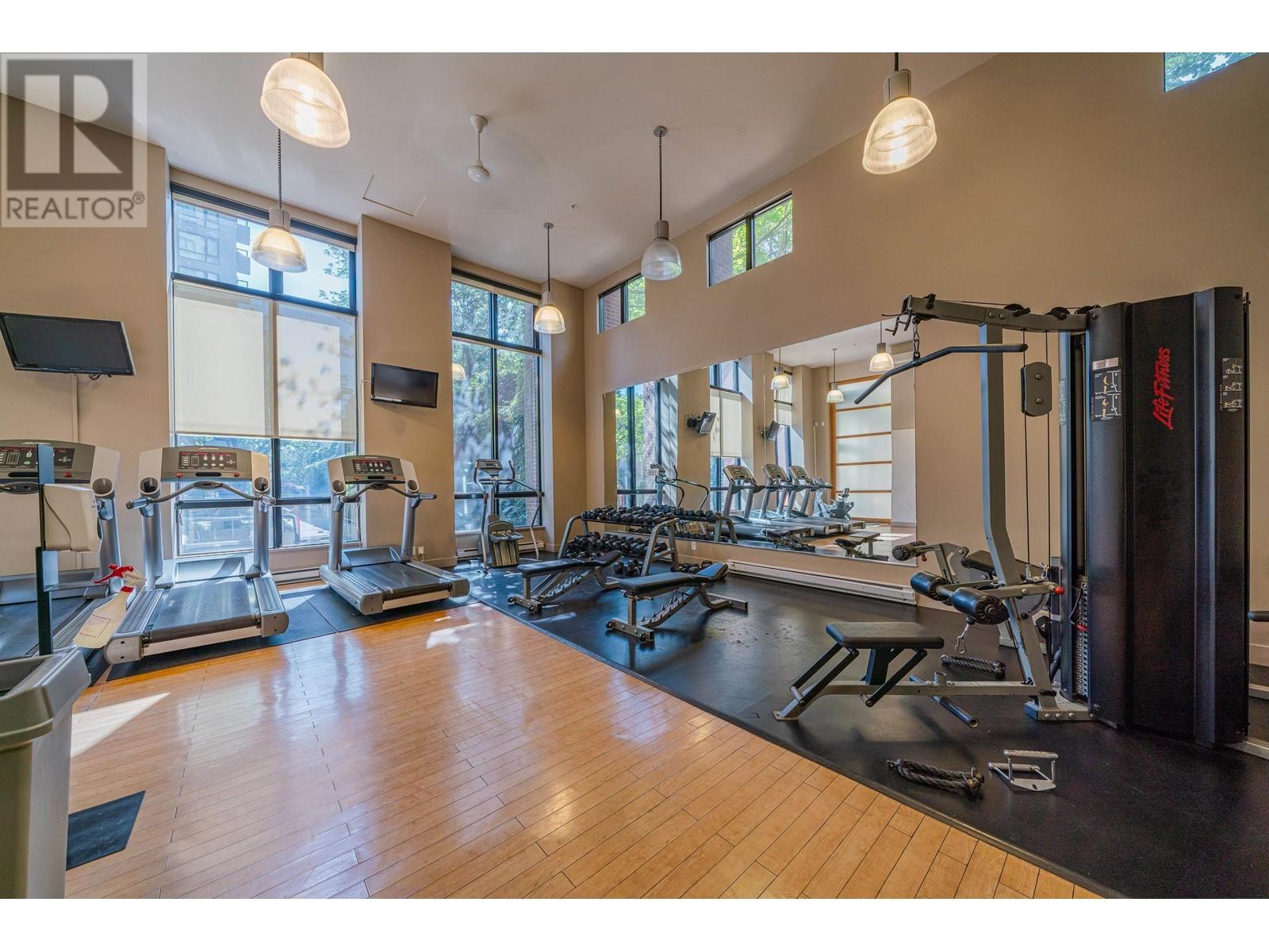 Listing Picture 17 of 21 : 2002 909 MAINLAND STREET, Vancouver / 溫哥華 - 魯藝地產 Yvonne Lu Group - MLS Medallion Club Member