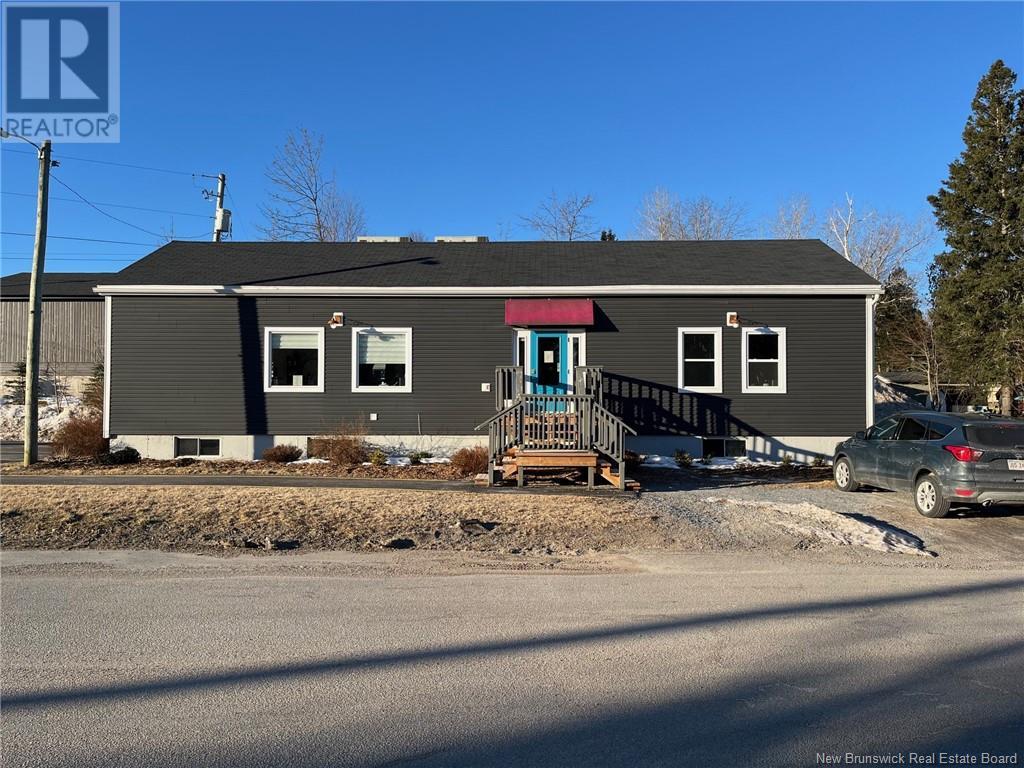 135 Hampton Road, Rothesay, New Brunswick  E2E 2N6 - Photo 11 - NB114048