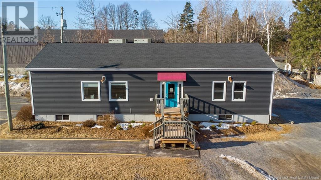 135 Hampton Road, Rothesay, New Brunswick  E2E 2N6 - Photo 2 - NB114048