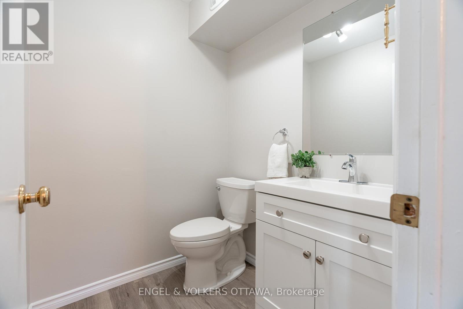 1504 Tanguay Court, Ottawa, Ontario  K2L 3X8 - Photo 14 - X12070111