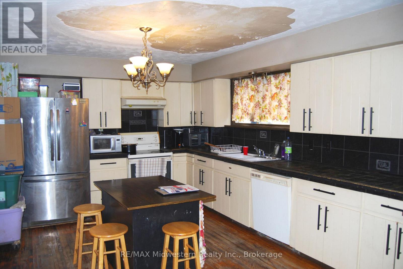 79 Elora Street N, Minto, Ontario  N0G 1M0 - Photo 2 - X12070043
