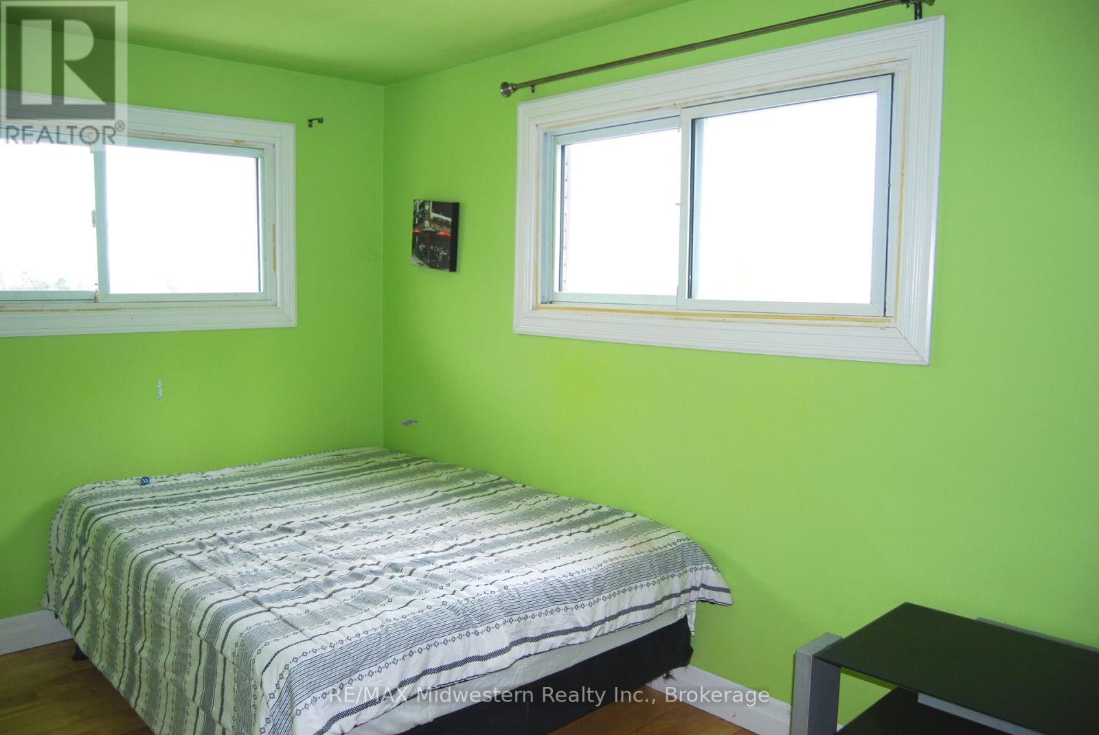 79 Elora Street N, Minto, Ontario  N0G 1M0 - Photo 5 - X12070043