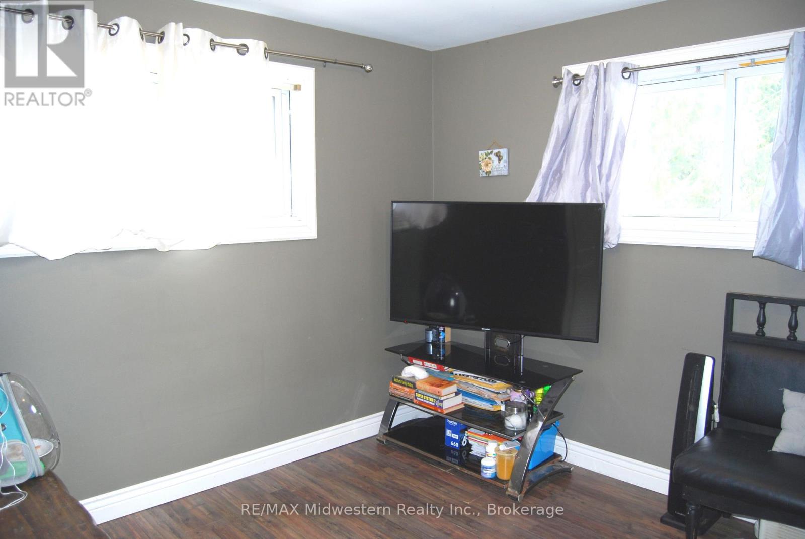 79 Elora Street N, Minto, Ontario  N0G 1M0 - Photo 6 - X12070043