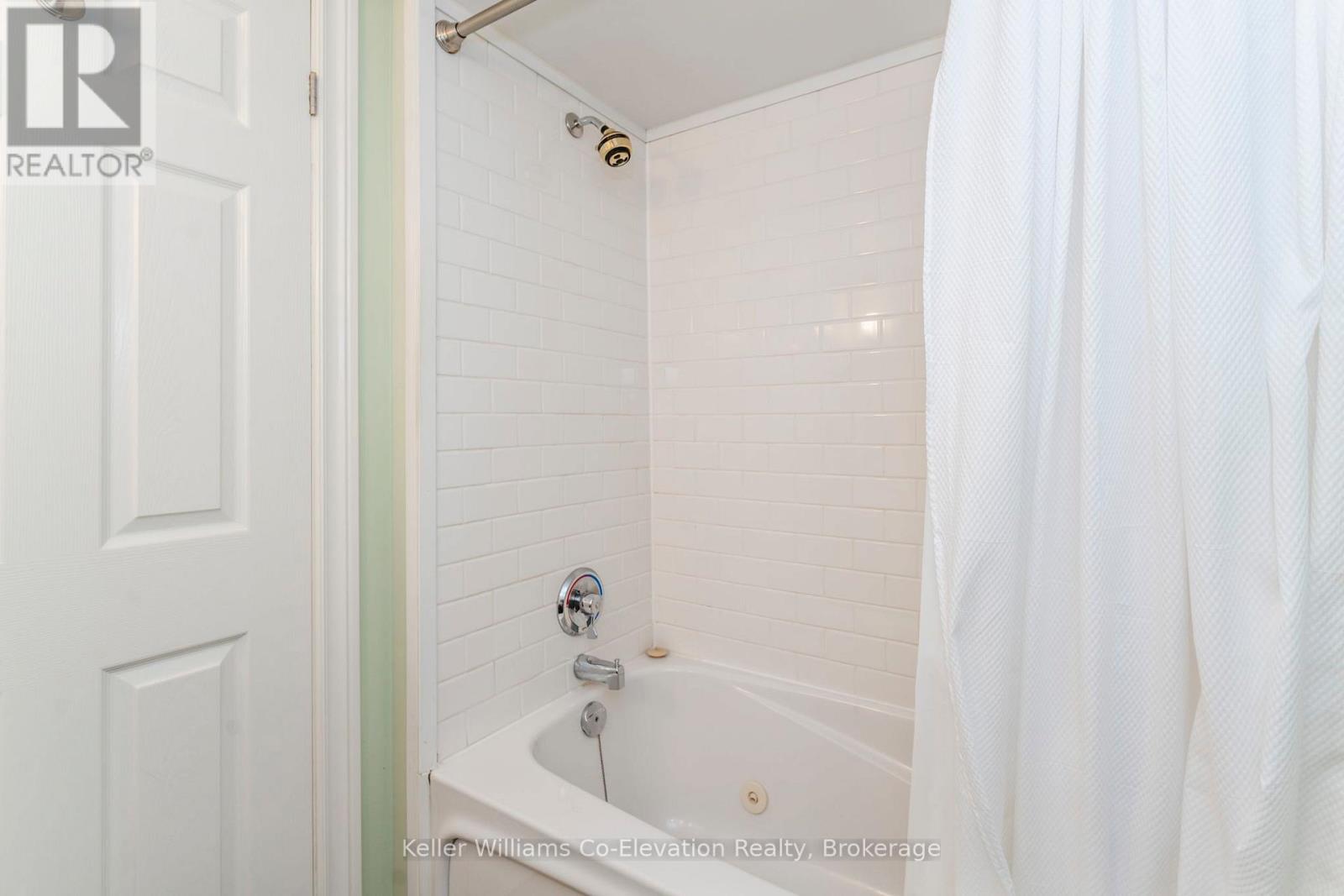 27 Turner Drive, Huntsville, Ontario  P1H 1A8 - Photo 19 - X12070085