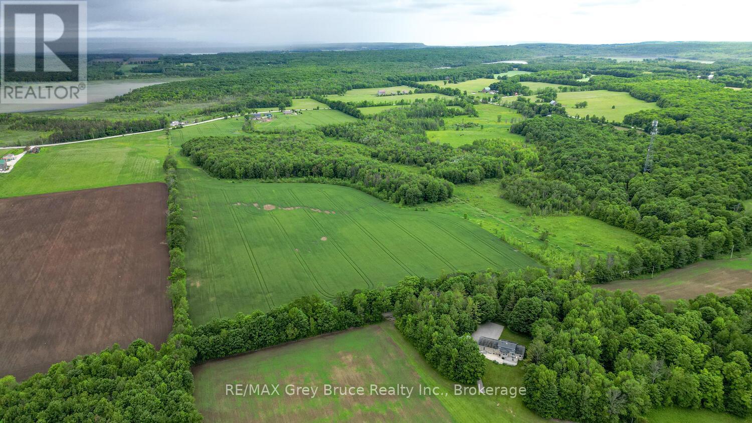402622 Grey 17 Road, Georgian Bluffs, Ontario  N0H 2T0 - Photo 11 - X12070135