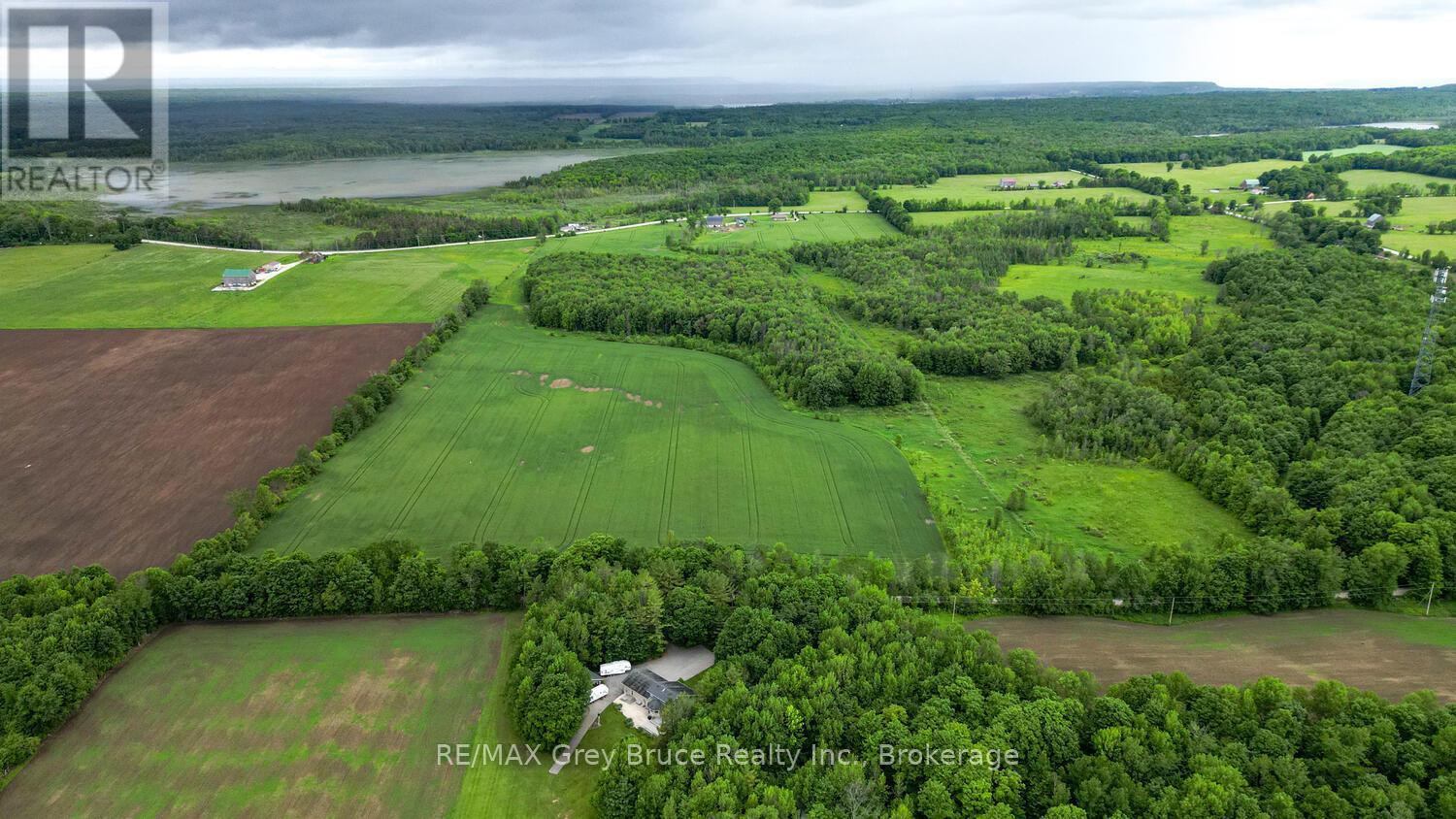 402622 Grey 17 Road, Georgian Bluffs, Ontario  N0H 2T0 - Photo 12 - X12070135