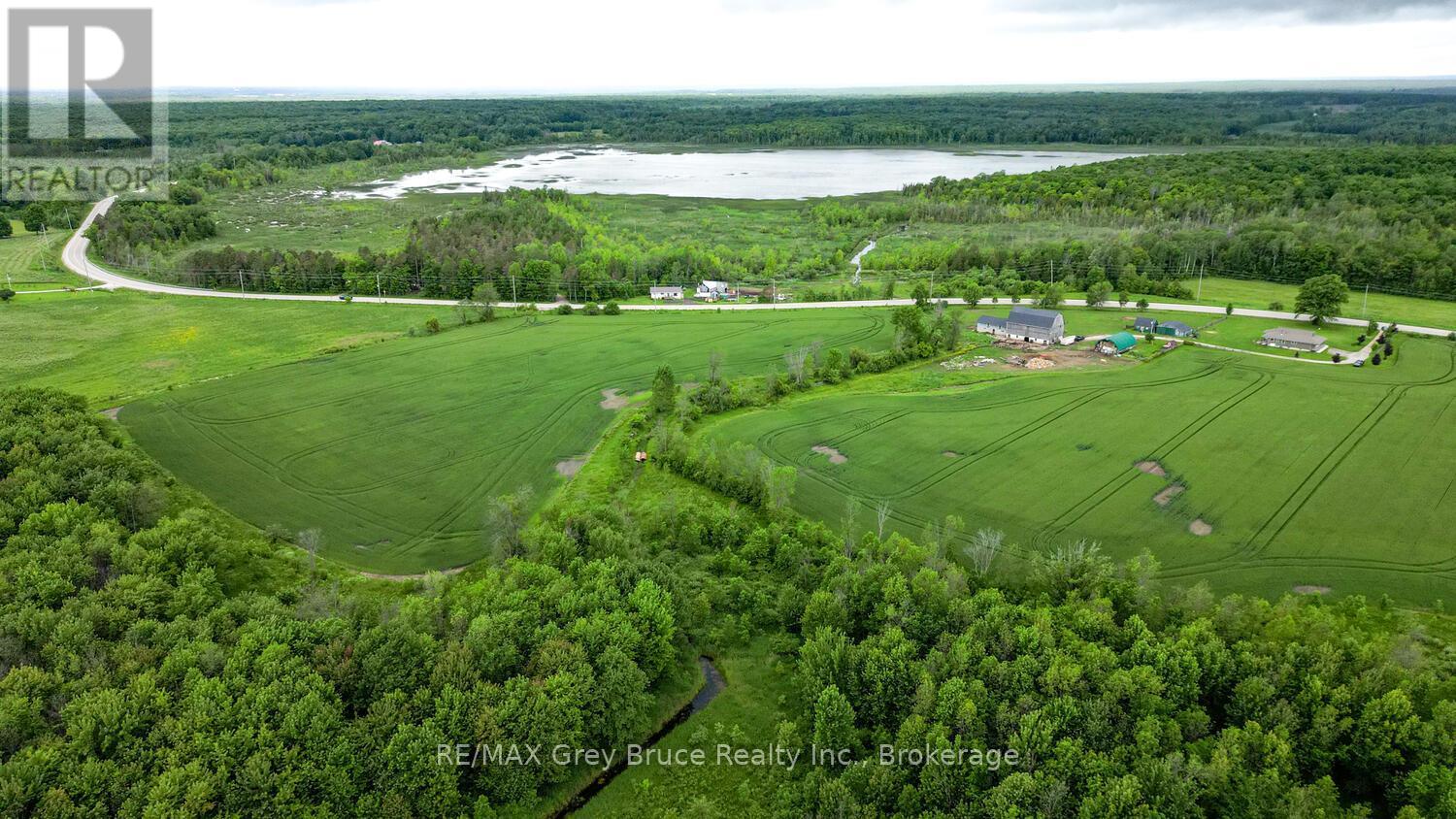 402622 Grey 17 Road, Georgian Bluffs, Ontario  N0H 2T0 - Photo 18 - X12070135