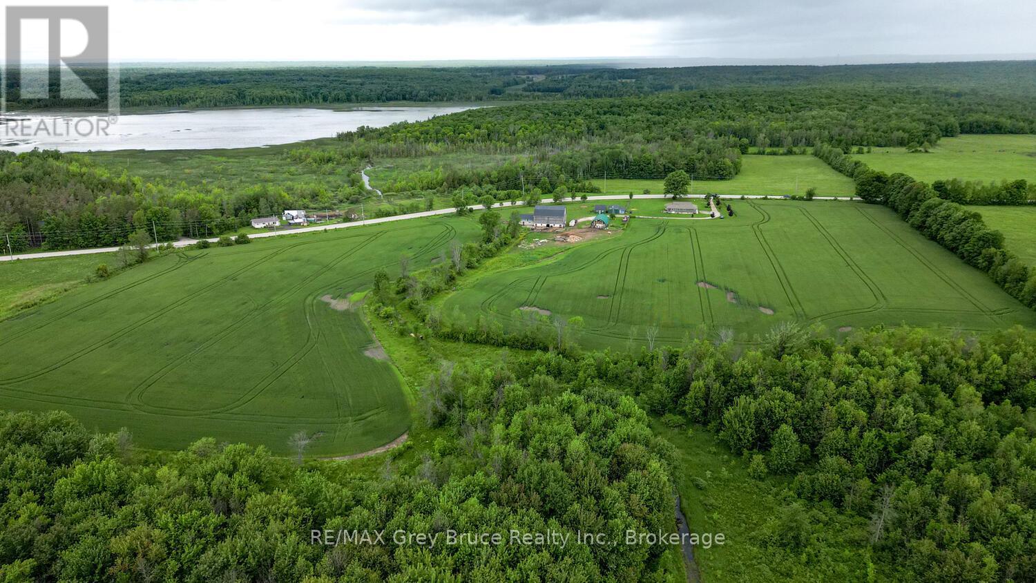 402622 Grey 17 Road, Georgian Bluffs, Ontario  N0H 2T0 - Photo 19 - X12070135