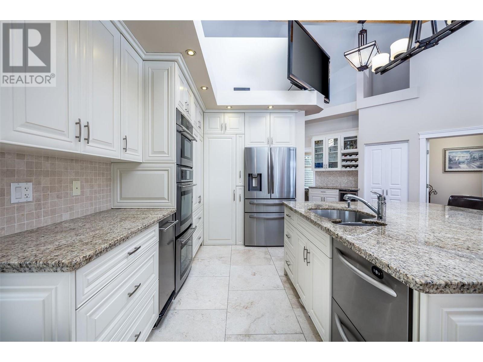 375 Trumpeter Court, Kelowna, British Columbia  V1W 5J4 - Photo 21 - 10338240