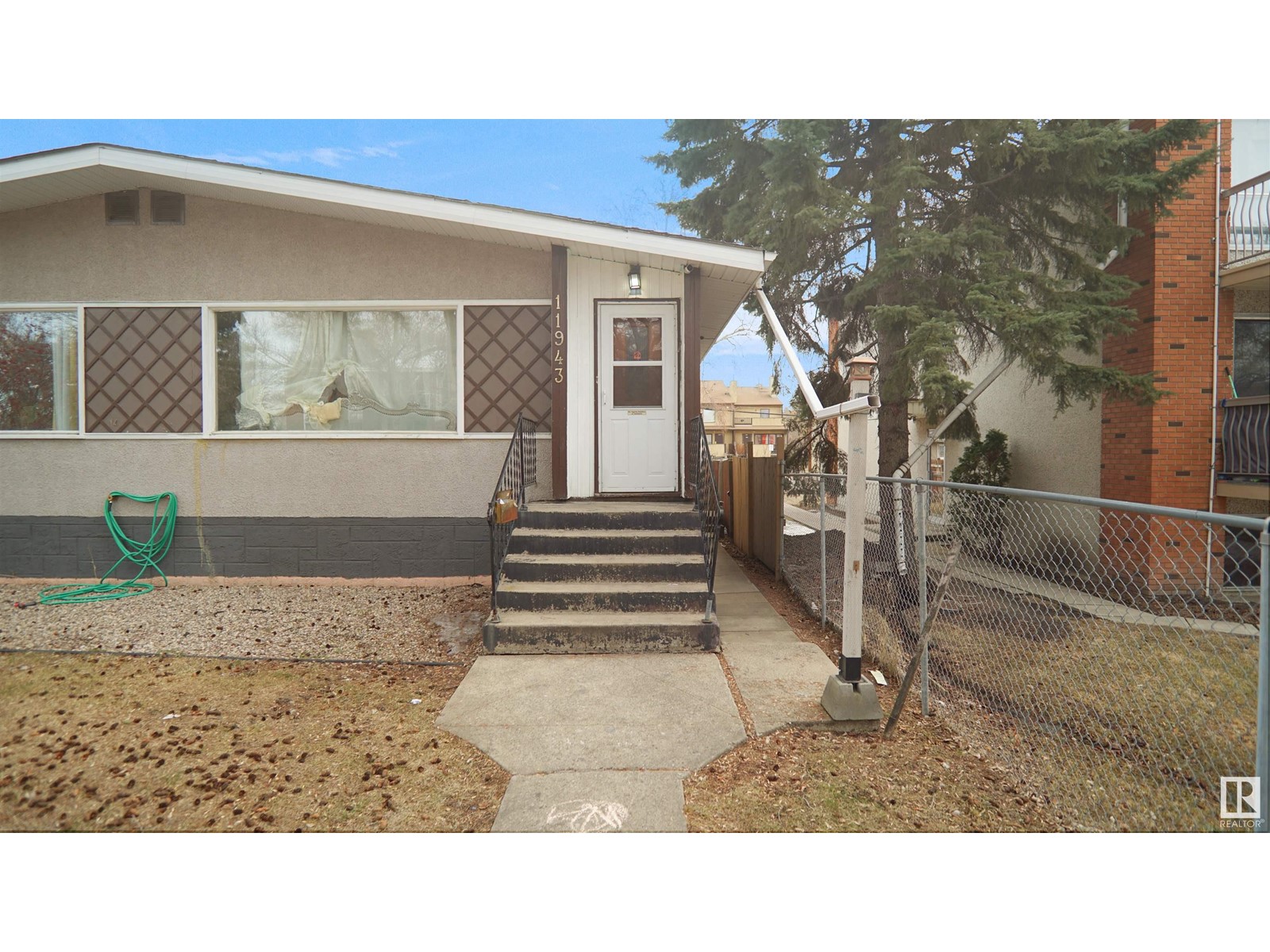 Property at 11943 104 ST NW image 4