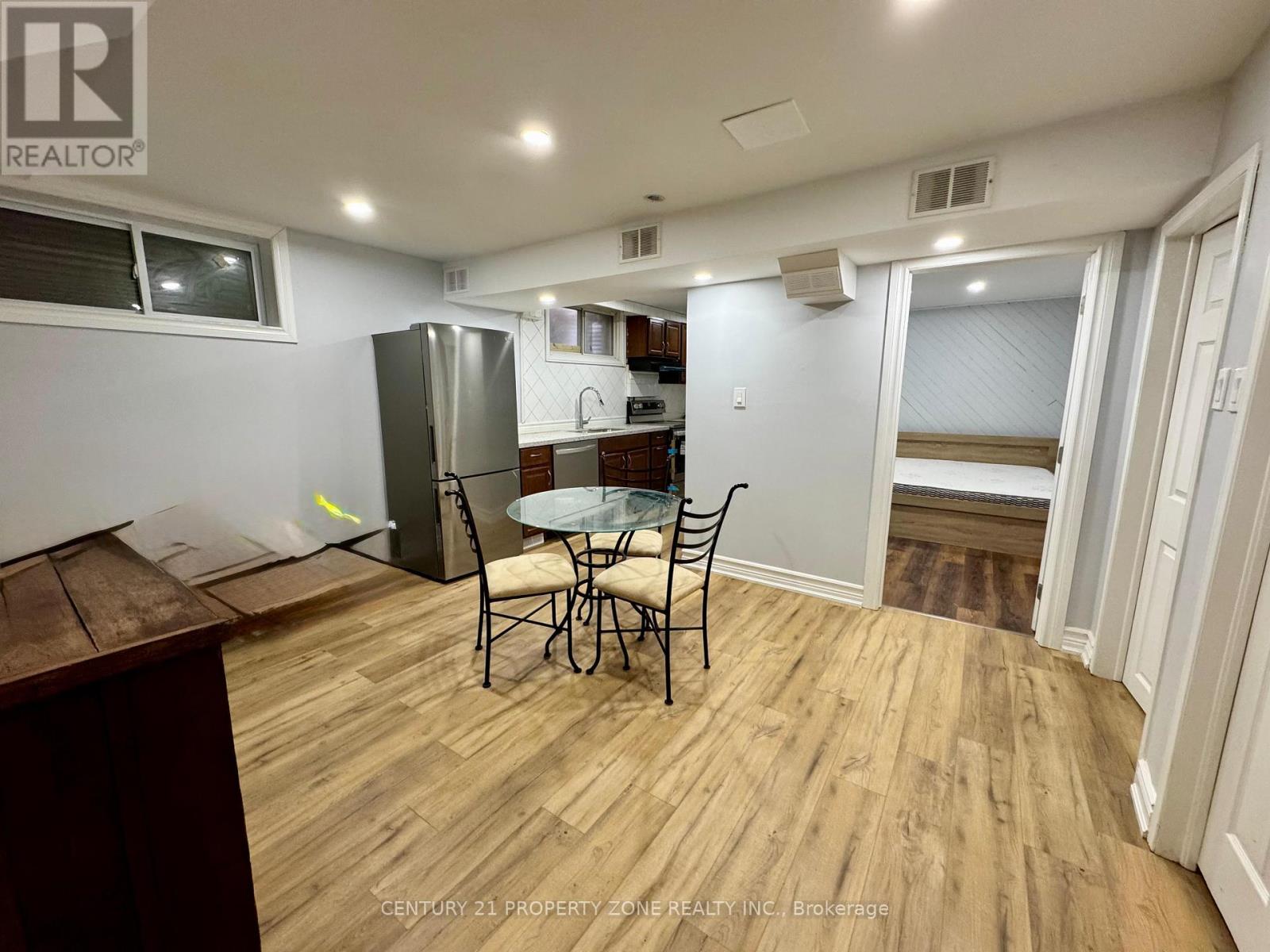 900 MCBRIDE AVENUE, Mississauga, Ontario