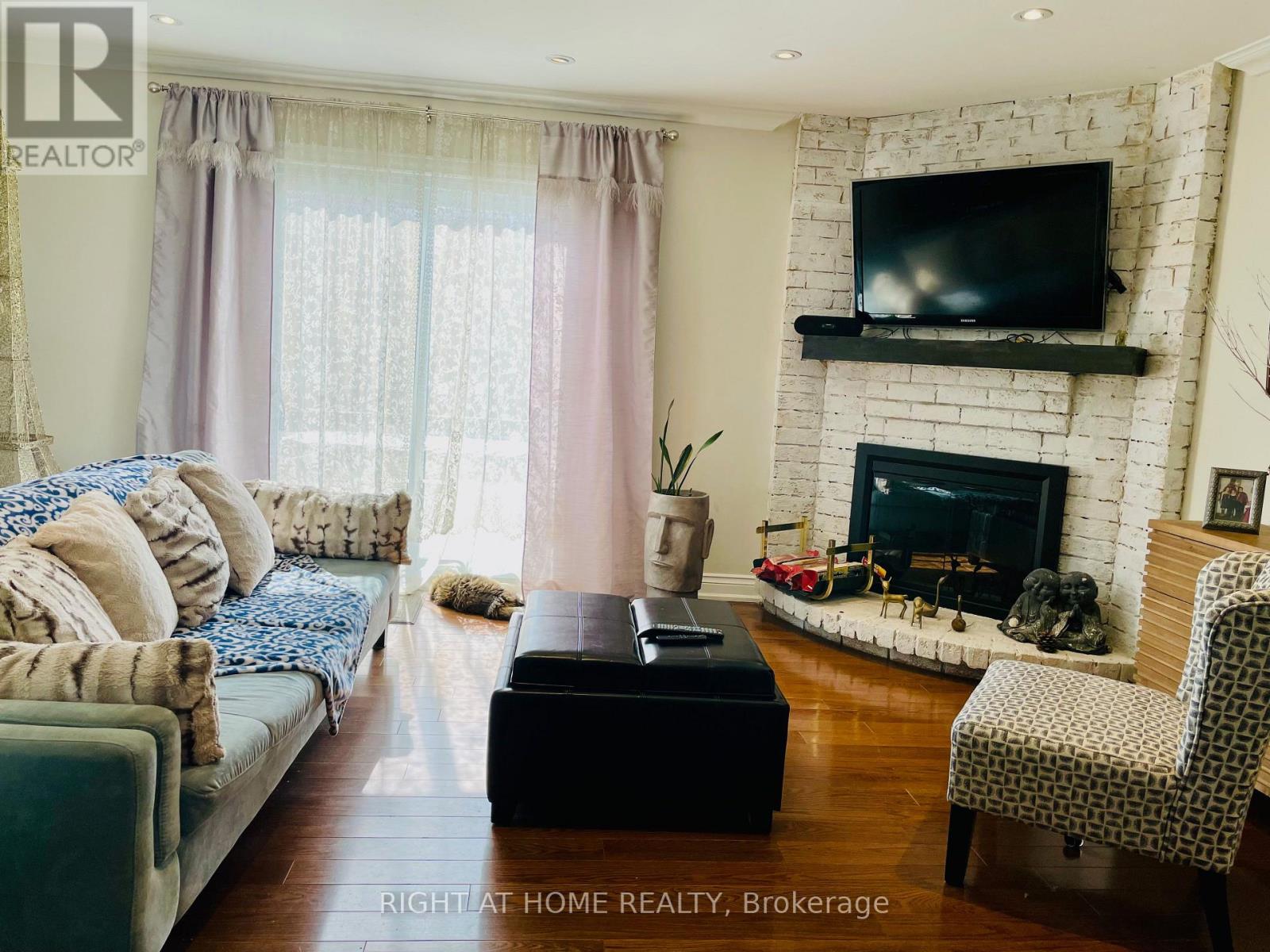 1689 Major Oaks Road, Pickering, Ontario  L1X 1X1 - Photo 13 - E11994122