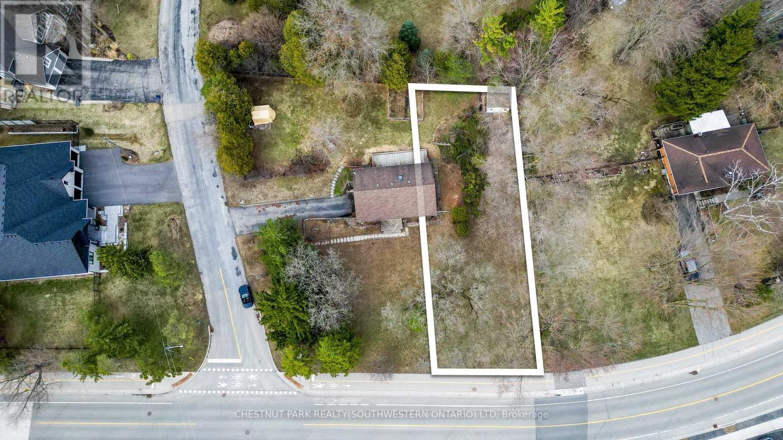 416 Woolwich Street, Waterloo, Ontario  N2K 2L3 - Photo 2 - X12070062