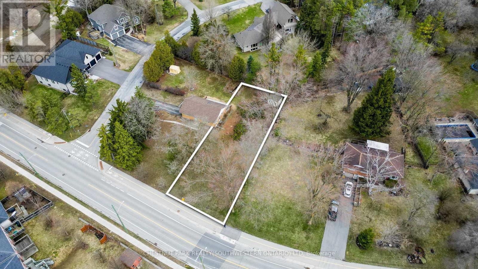 416 Woolwich Street, Waterloo, Ontario  N2K 2L3 - Photo 3 - X12070062