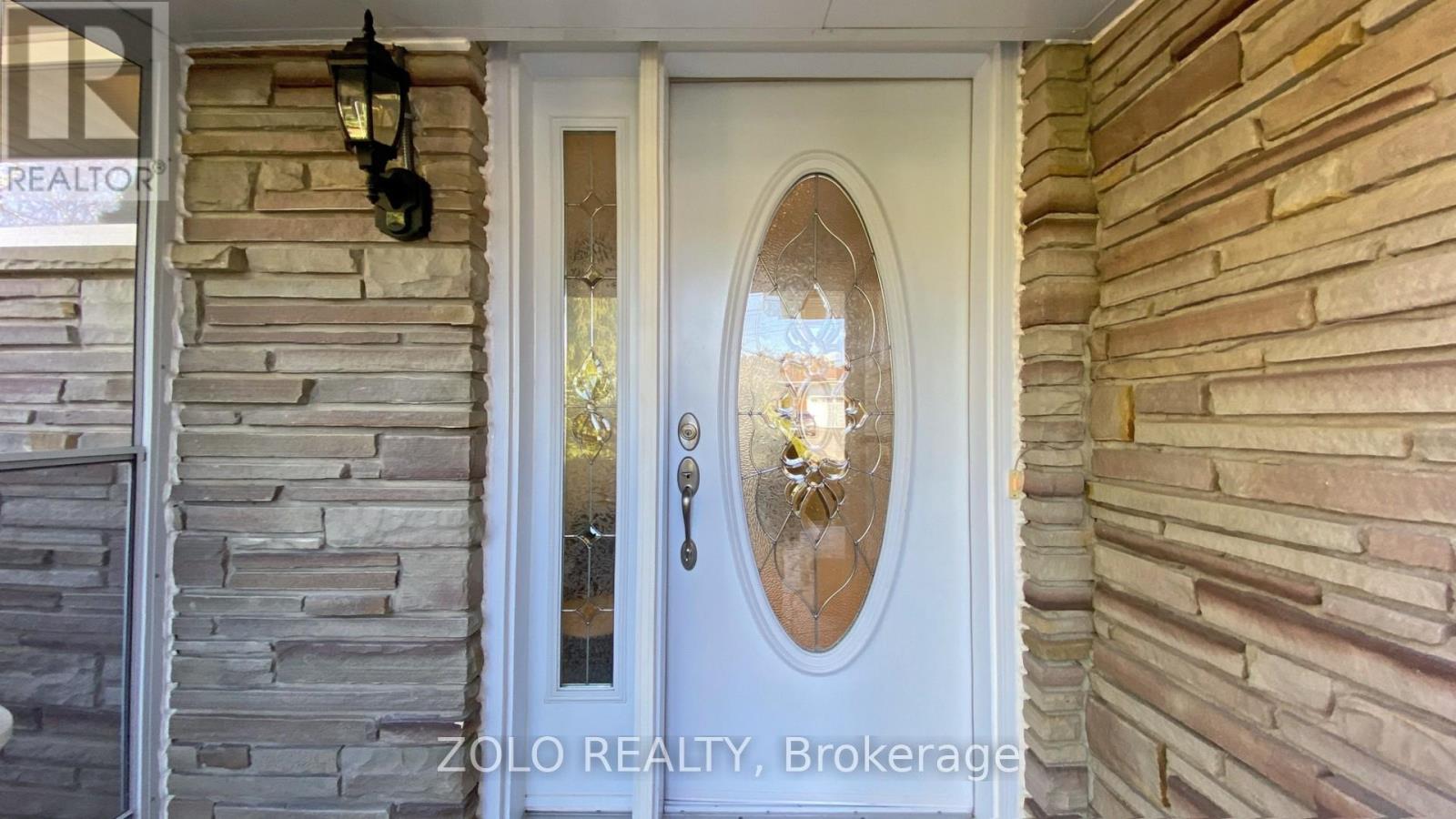Property at 32 REVCOE DRIVE image 4
