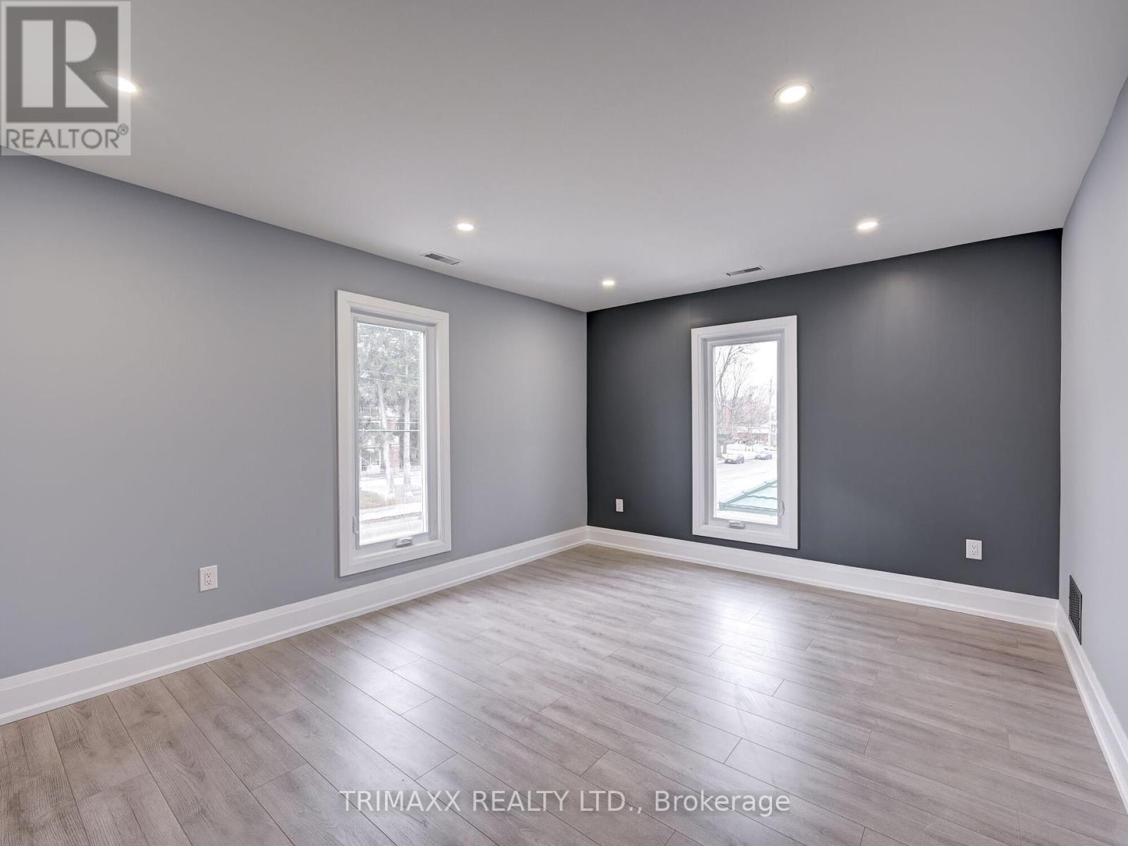78 Livingston Avenue, Grimsby, Ontario  L3M 1L5 - Photo 24 - X12070153