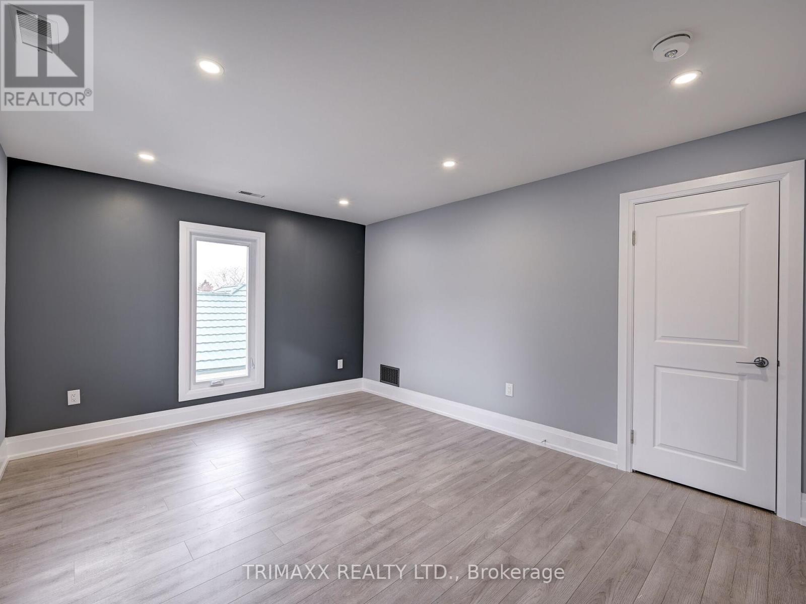 78 Livingston Avenue, Grimsby, Ontario  L3M 1L5 - Photo 26 - X12070153
