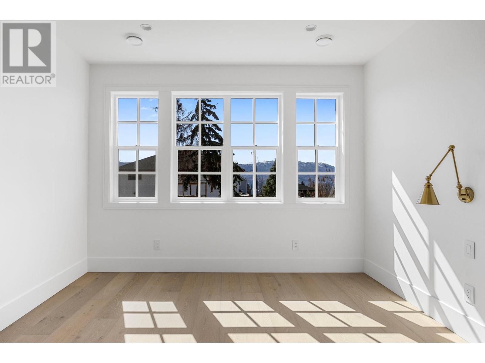 Property at 989 Montigny Road image 1