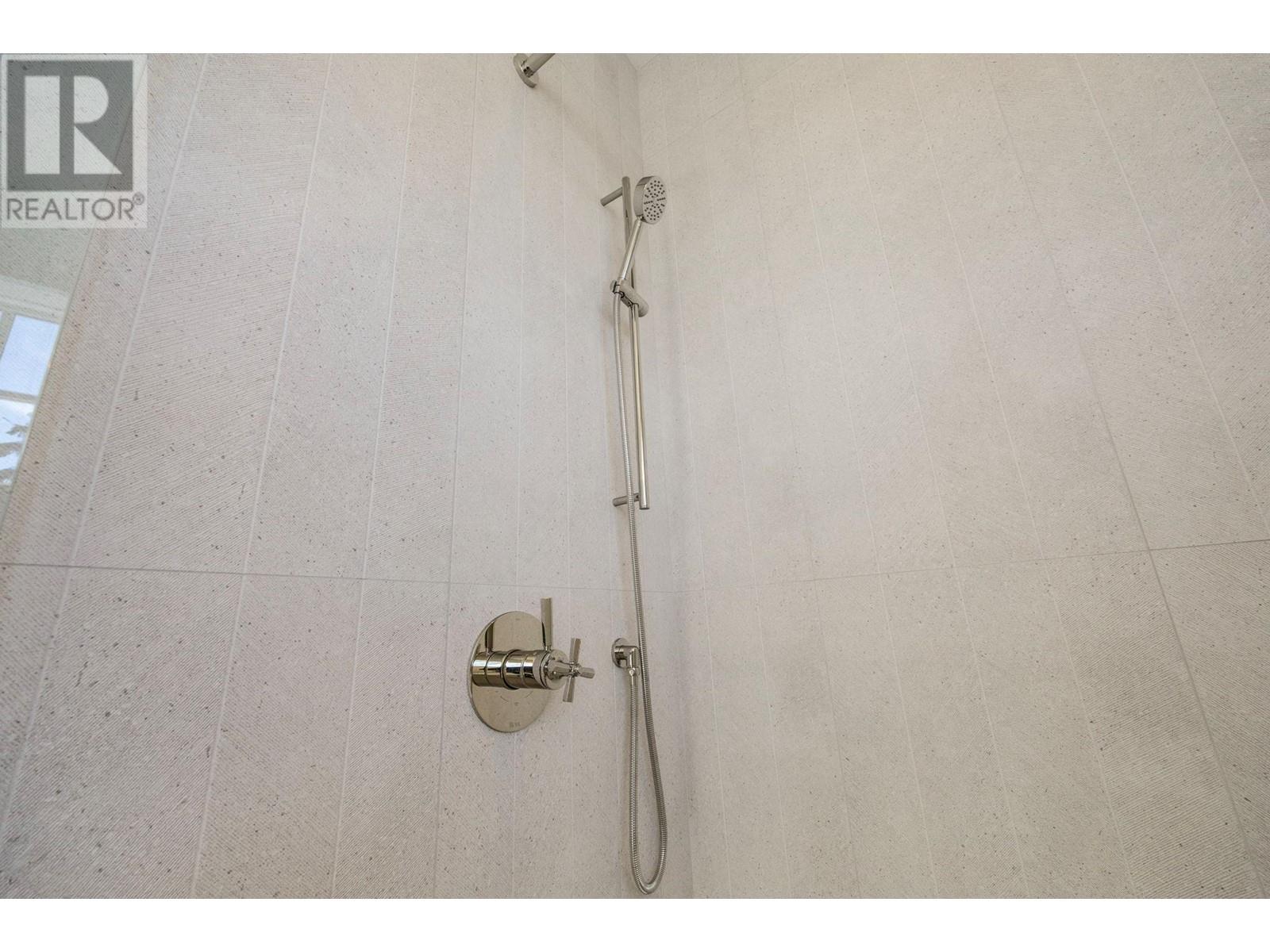 Property at 989 Montigny Road image 5