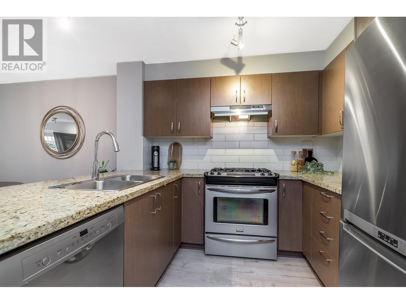 109 3105 Lincoln Avenue, Coquitlam, British Columbia  V3B 0E1 - Photo 3 - R2987867