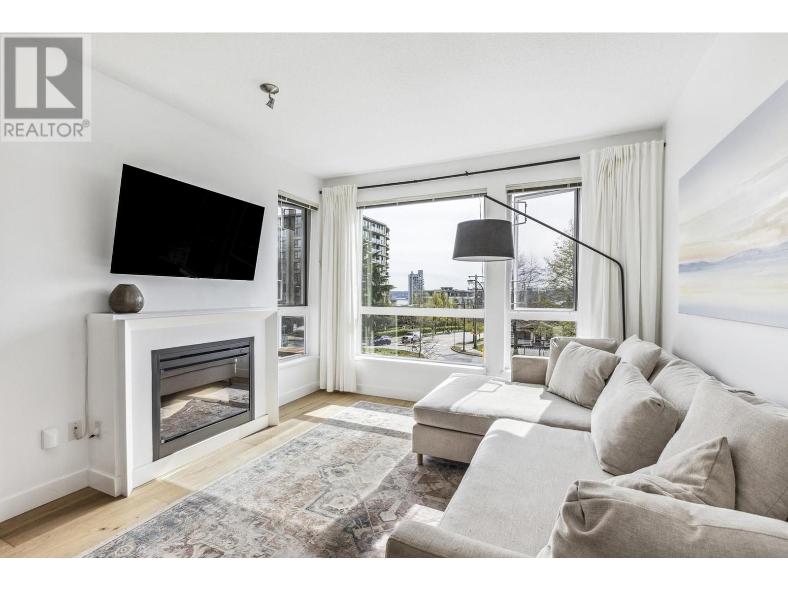 208 717 CHESTERFIELD AVENUE, north vancouver, British Columbia