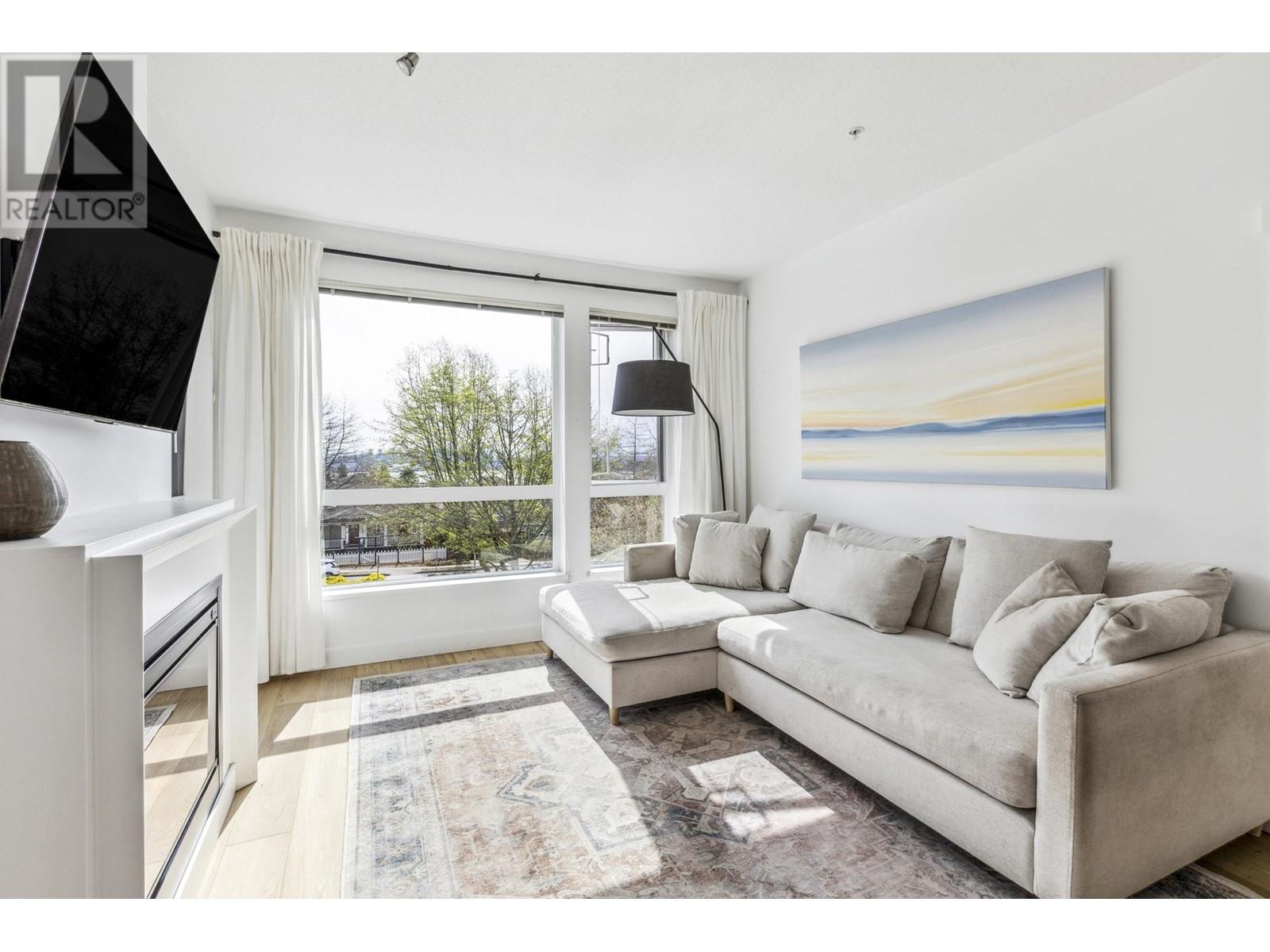208 717 Chesterfield Avenue, North Vancouver, British Columbia  V7M 3L8 - Photo 2 - R2987876