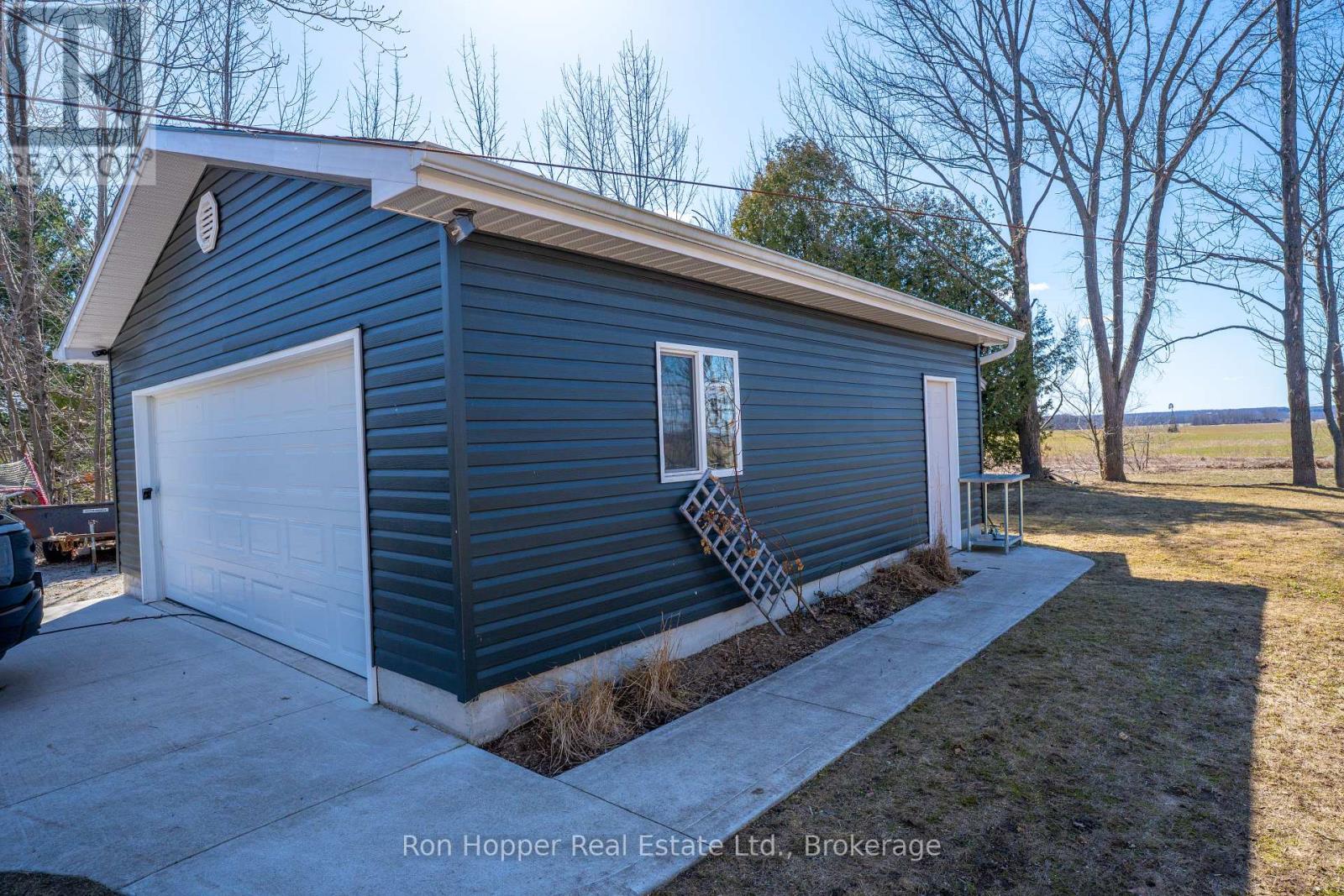 319370 Grey Rd 1 Road, Georgian Bluffs, Ontario  N0H 1S0 - Photo 10 - X12070216