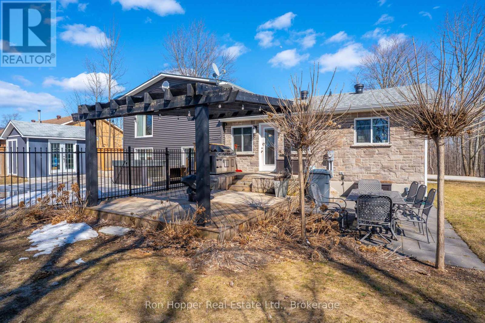 319370 Grey Rd 1 Road, Georgian Bluffs, Ontario  N0H 1S0 - Photo 13 - X12070216