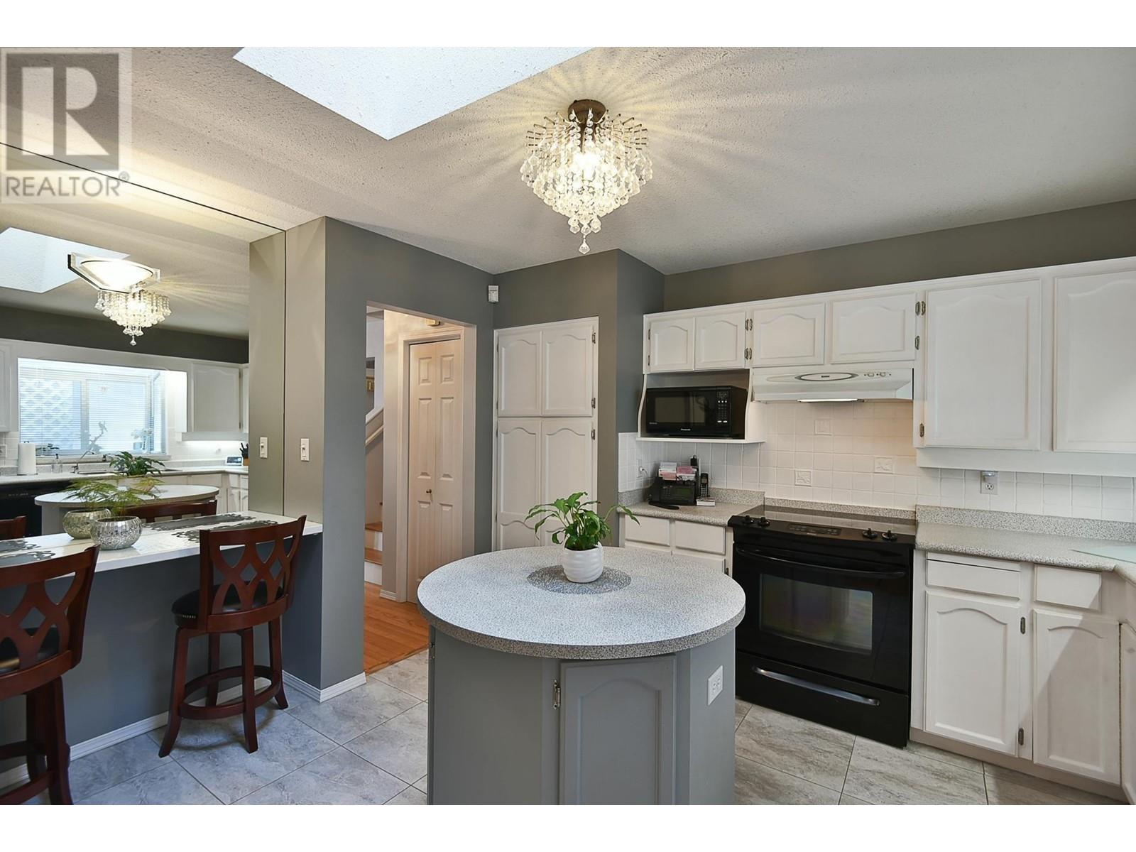 5457 Burley Place, Sechelt, British Columbia  V0N 3A0 - Photo 11 - R2987812