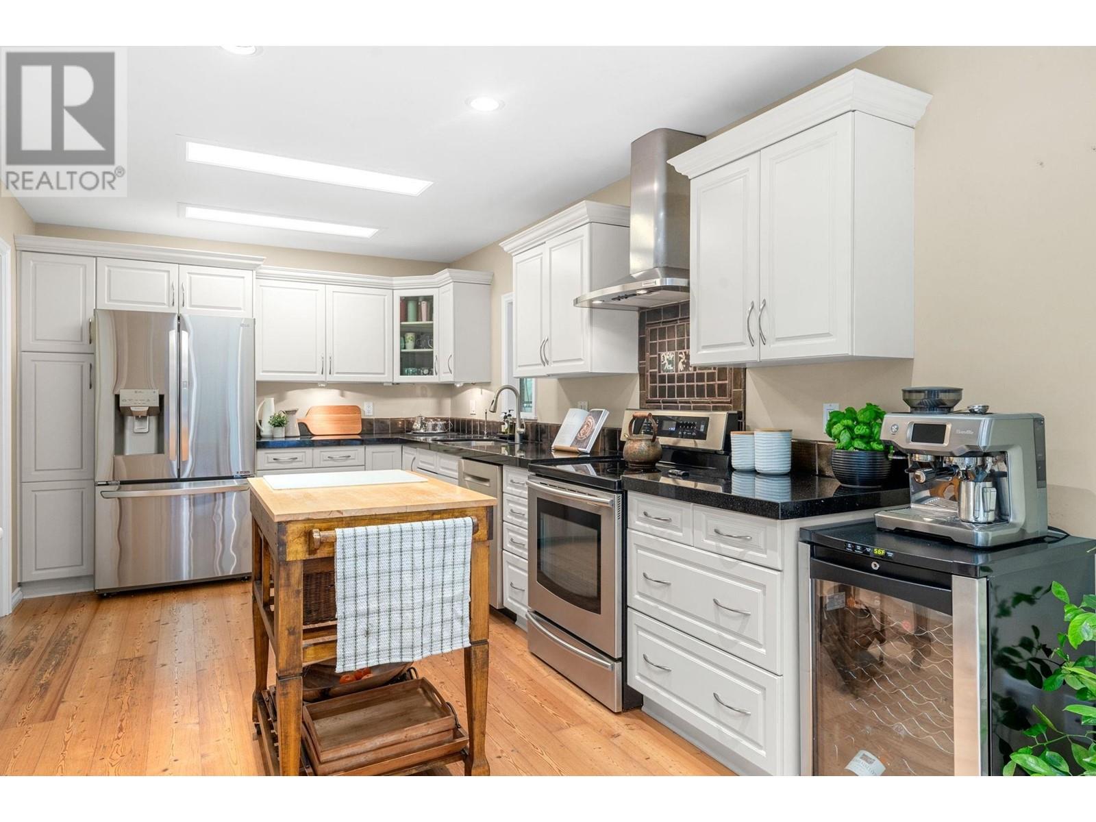 4533 Ranger Avenue, North Vancouver, British Columbia  V7R 3L6 - Photo 9 - R2987850