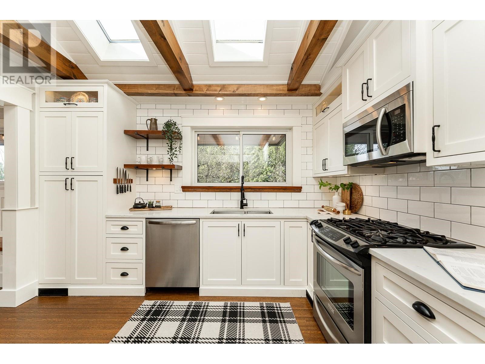 2161 Lamprey Drive, Port Coquitlam, British Columbia  V3C 1K4 - Photo 3 - R2987856