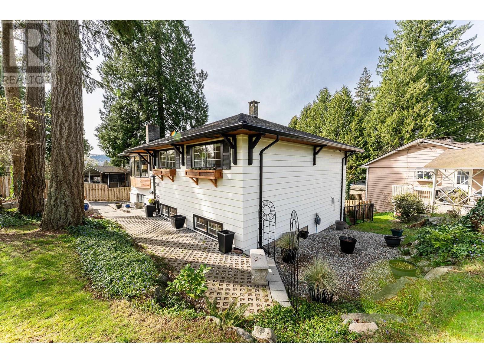 2161 Lamprey Drive, Port Coquitlam, British Columbia  V3C 1K4 - Photo 35 - R2987856
