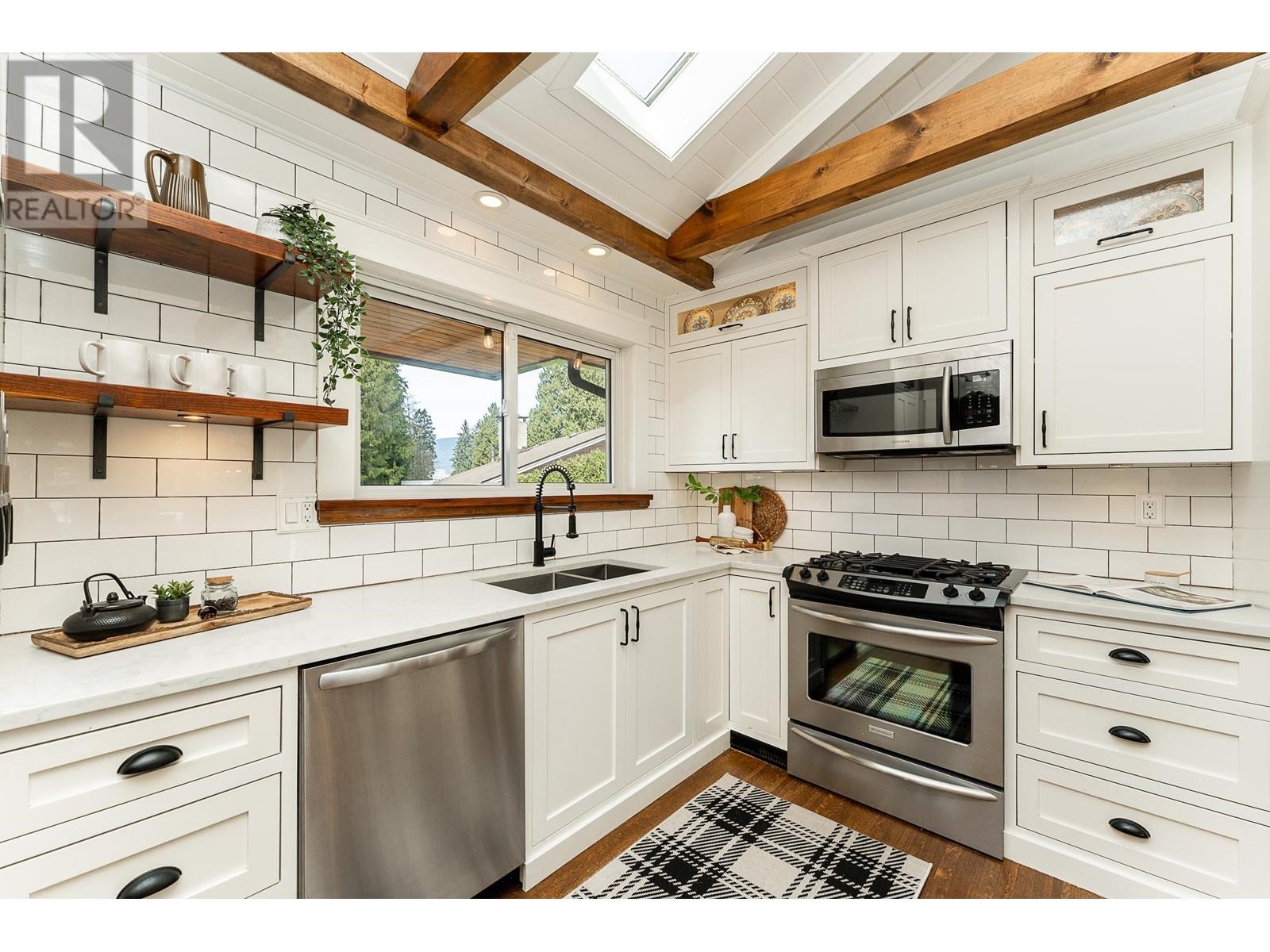 2161 Lamprey Drive, Port Coquitlam, British Columbia  V3C 1K4 - Photo 4 - R2987856