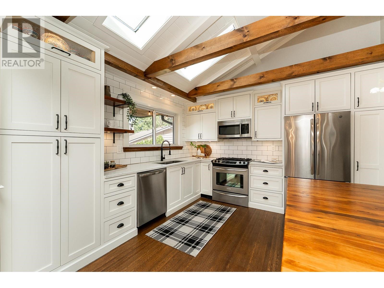 2161 Lamprey Drive, Port Coquitlam, British Columbia  V3C 1K4 - Photo 5 - R2987856