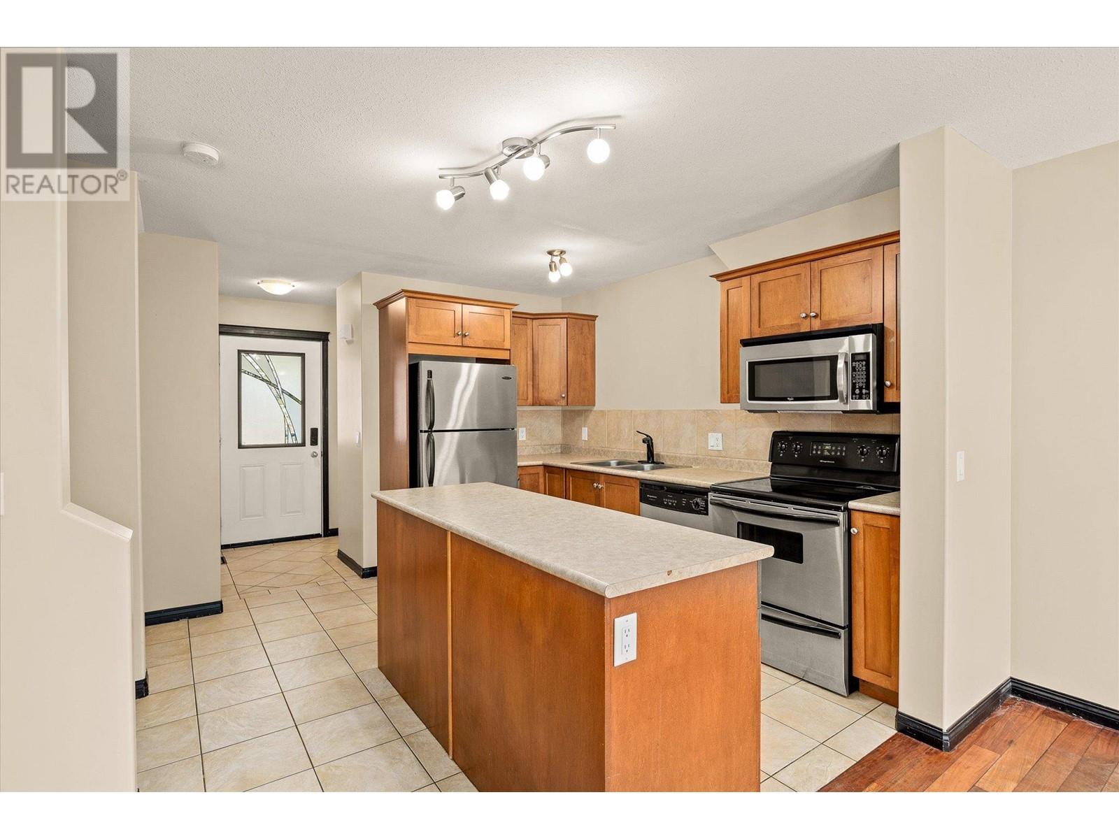 5460 Clements Crescent Unit# #106, Peachland, British Columbia  V0H 1X5 - Photo 7 - 10341344