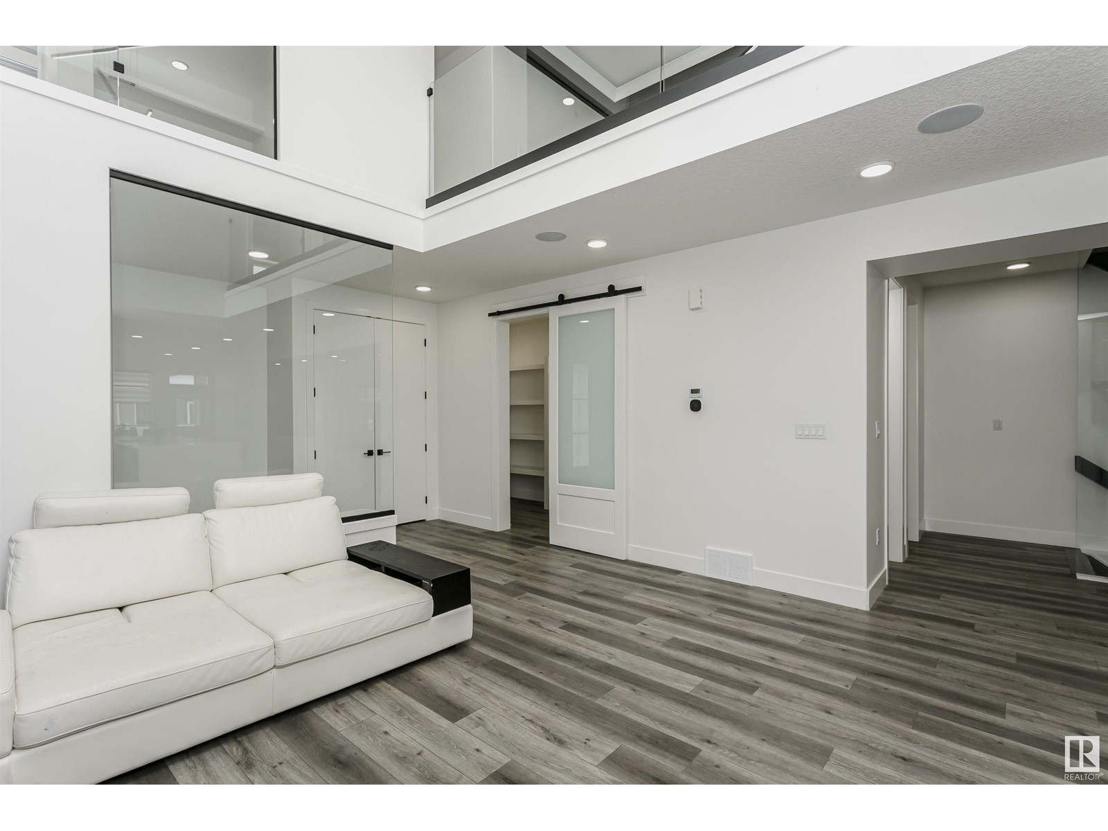 Property at 1 EVERMORE CR image 4