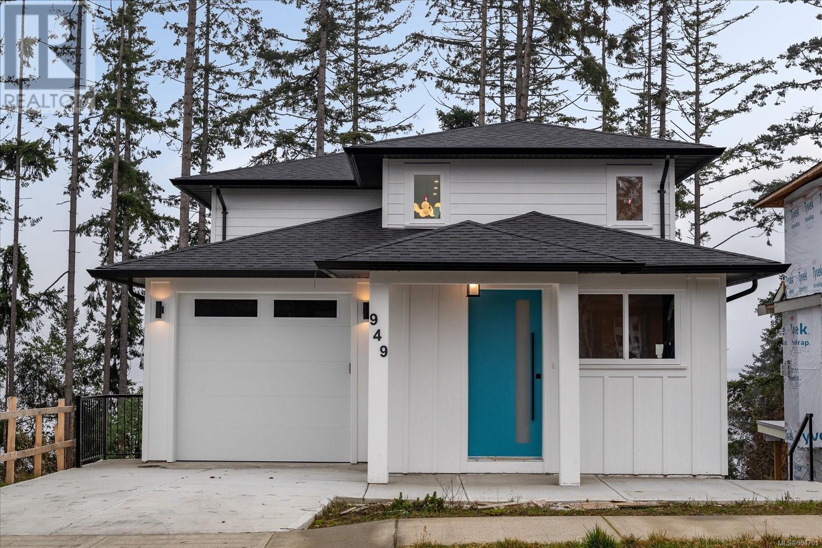 Property at 949 Harbour View St image 1