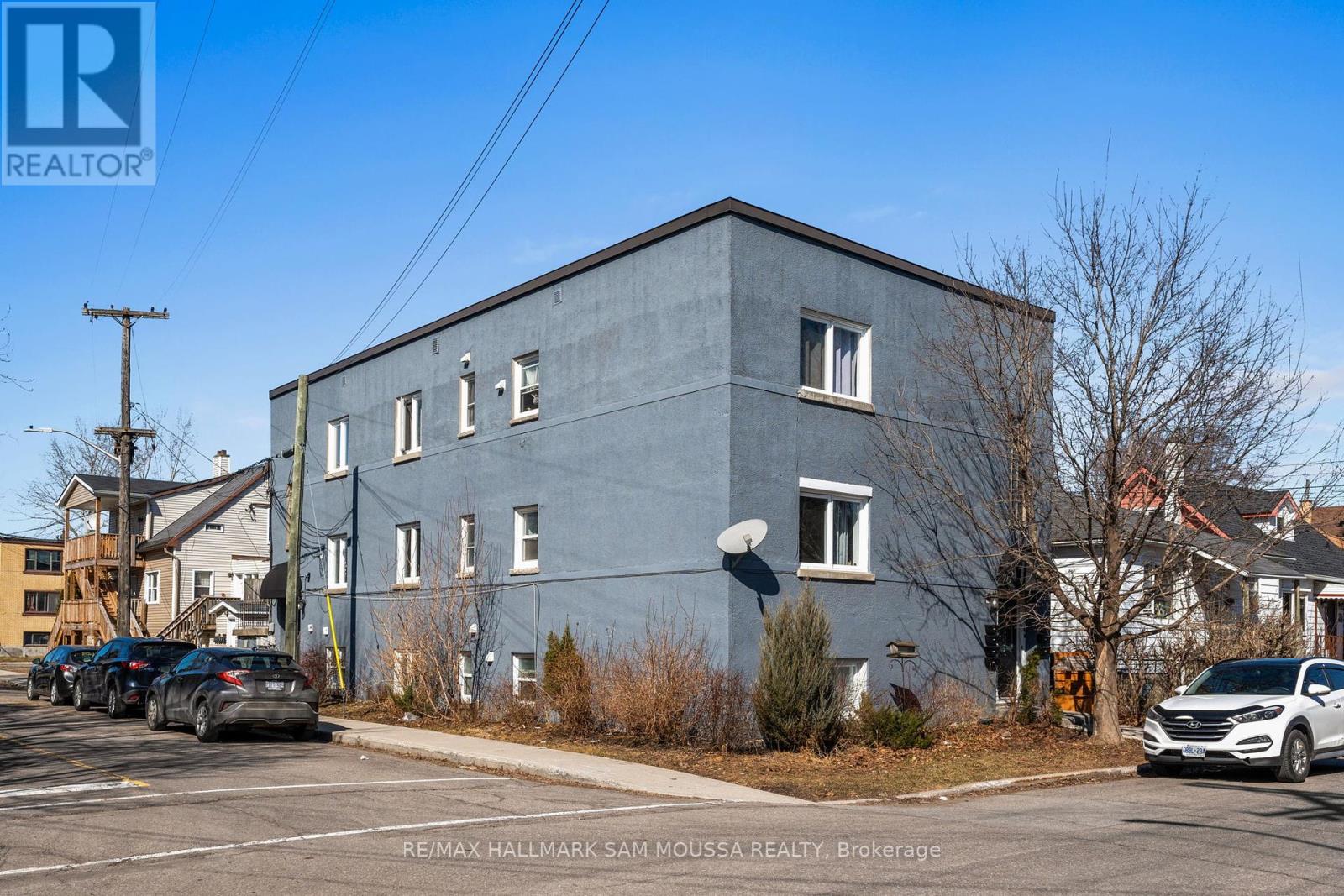 329 Richelieu Avenue, Ottawa, Ontario  K1L 6J7 - Photo 2 - X12070226