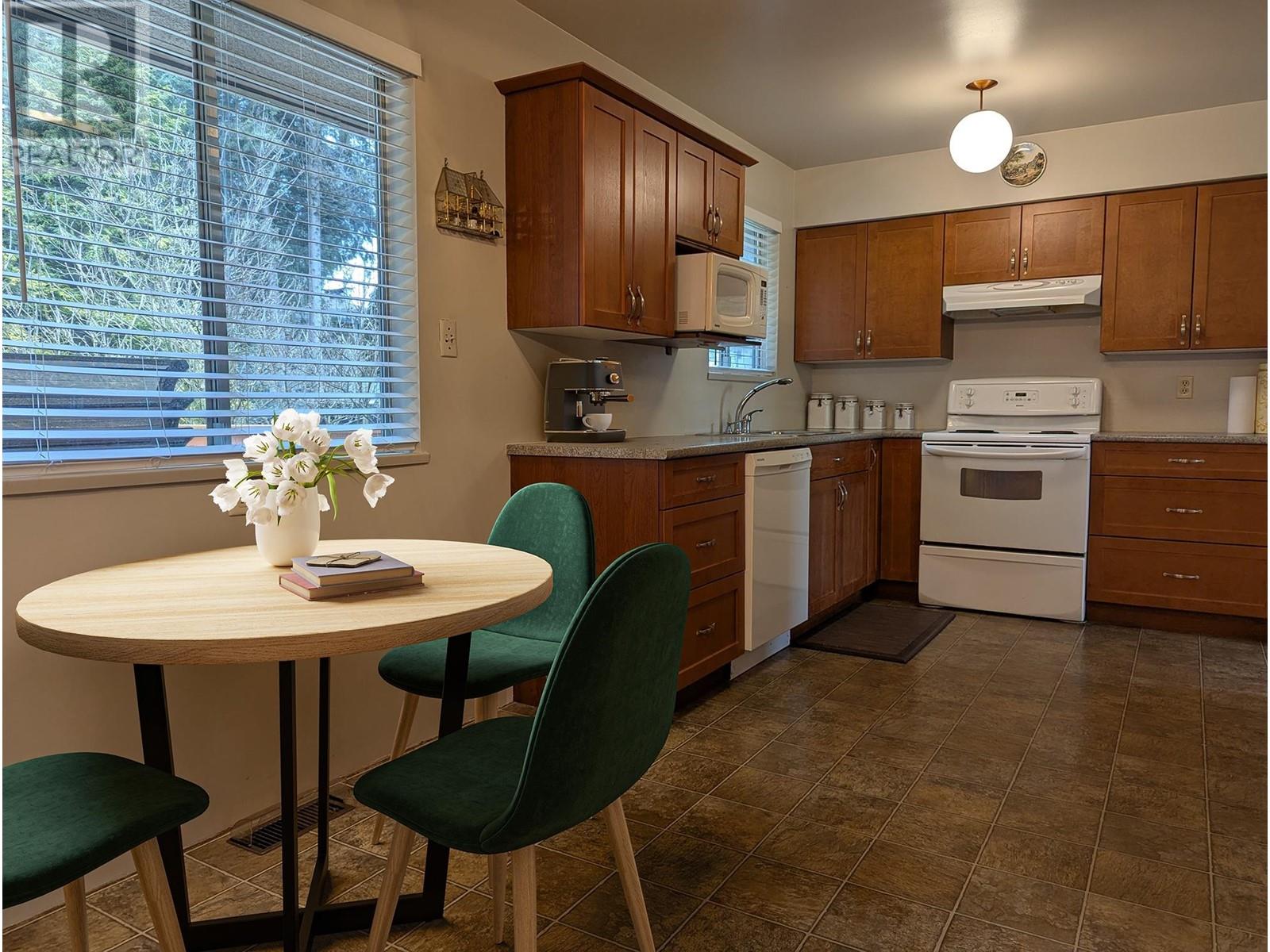 7193 Maureen Crescent, Burnaby, British Columbia  V5A 1H2 - Photo 10 - R2970111