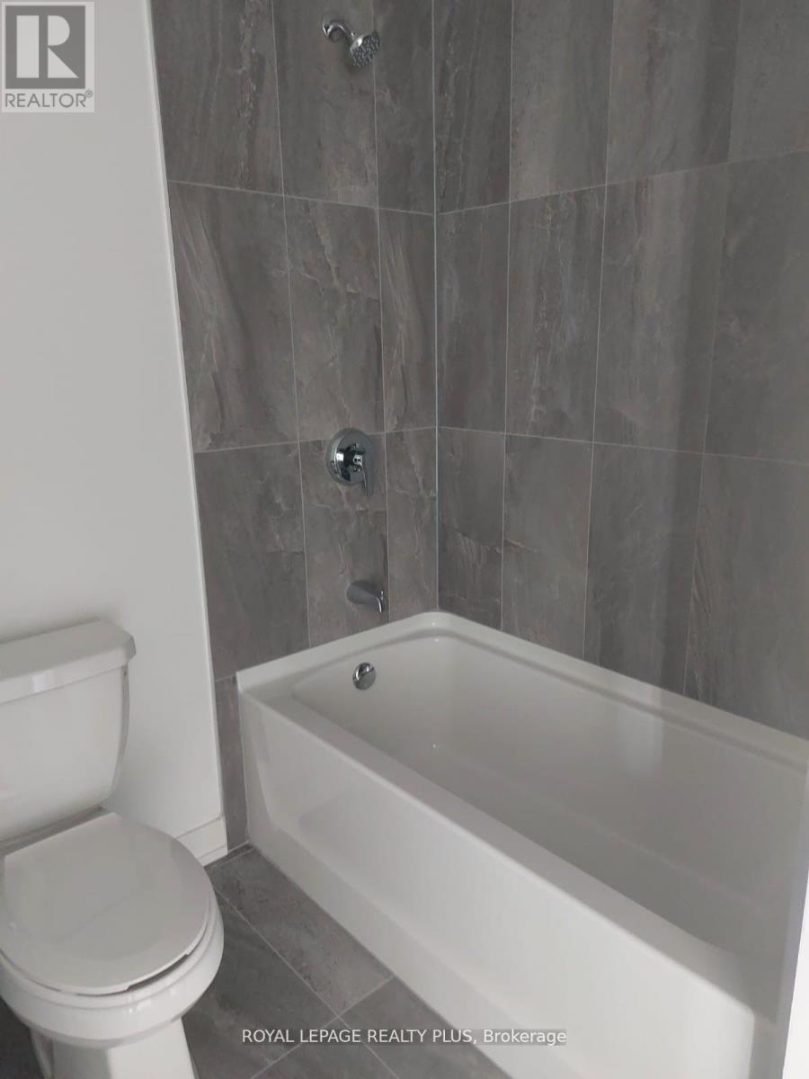 203 - 56 Lakeside Terrace, Barrie, Ontario  L4M 7B9 - Photo 4 - S12070180