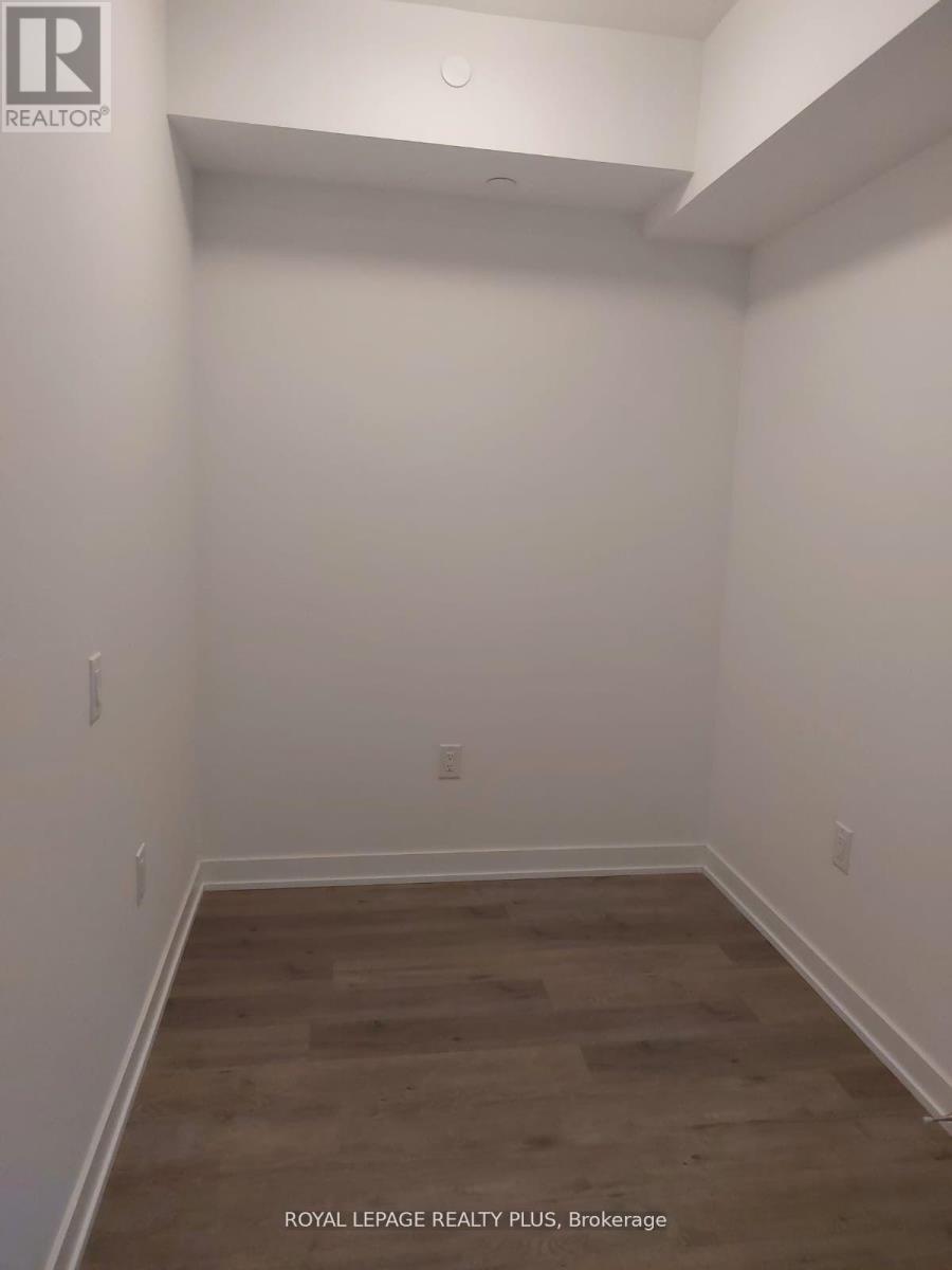203 - 56 Lakeside Terrace, Barrie, Ontario  L4M 7B9 - Photo 7 - S12070180