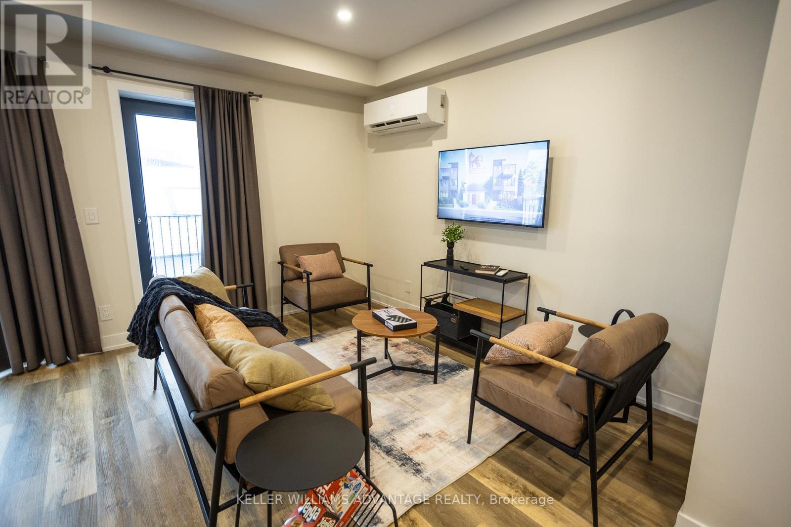 Unit 3 - 21 Batavia Avenue, Toronto, Ontario  M6N 4A1 - Photo 3 - W12070201