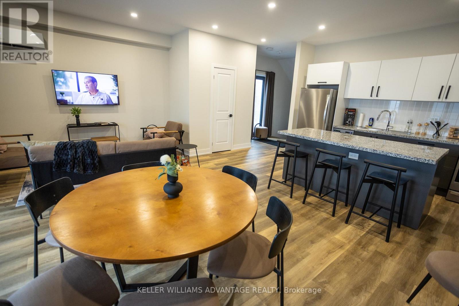 Unit 3 - 21 Batavia Avenue, Toronto, Ontario  M6N 4A1 - Photo 7 - W12070201