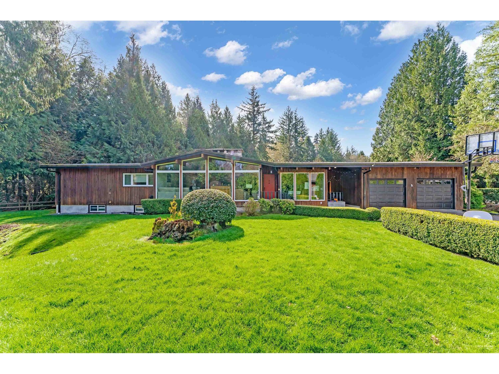 14243 31a Avenue, Surrey, British Columbia  V4P 2J3 - Photo 1 - R2987427