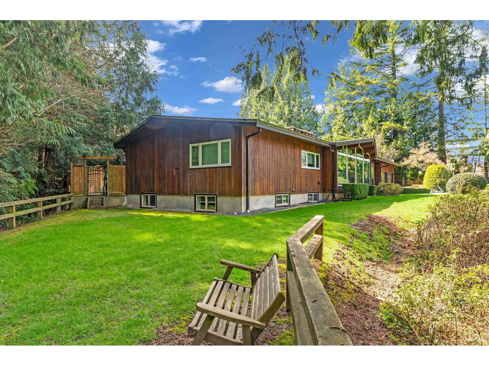 14243 31a Avenue, Surrey, British Columbia  V4P 2J3 - Photo 15 - R2987427