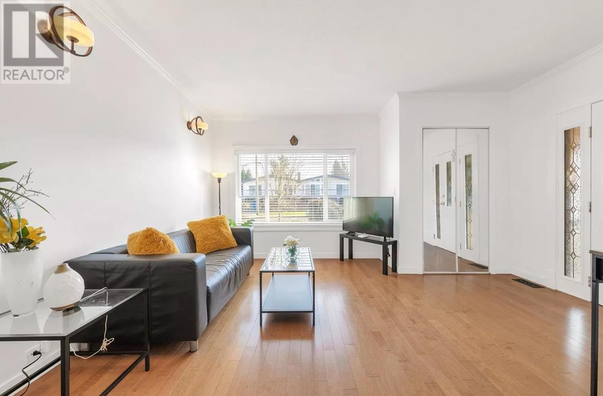 Property at 3865 FIR STREET image 3